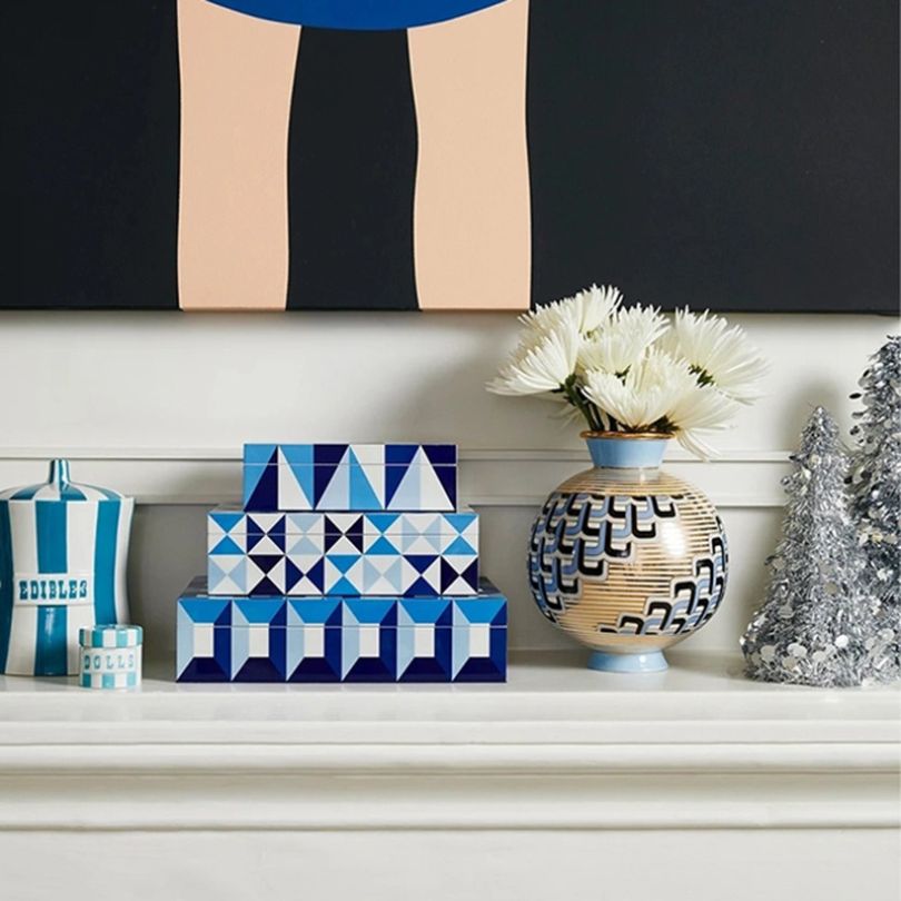 Versailles Luxury Ceramic Maze Vase showcasing its maze pattern in a bright living room.