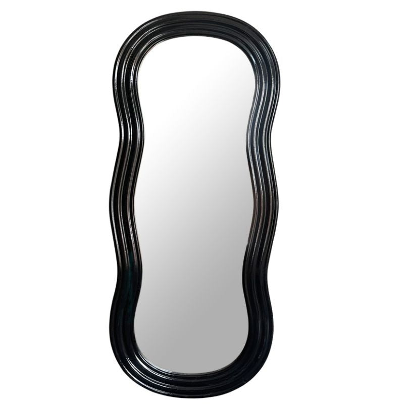 Close-up of the expertly crafted bevel cuts on the decorative mirror.
