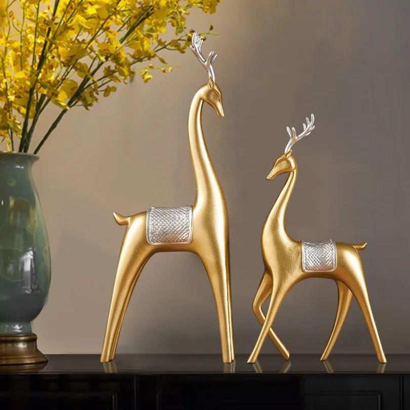 Close-up of the Nordic style deer figurine highlighting the intricate details and premium resin material.