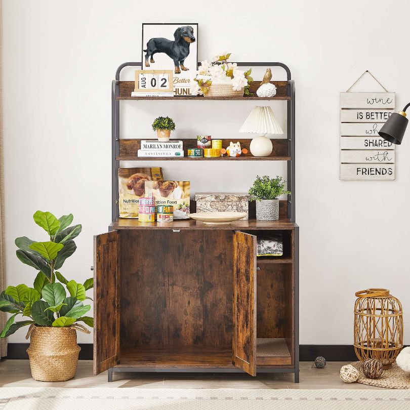 Close-up of the rustic cat litter box showcasing the wooden texture and shelves.